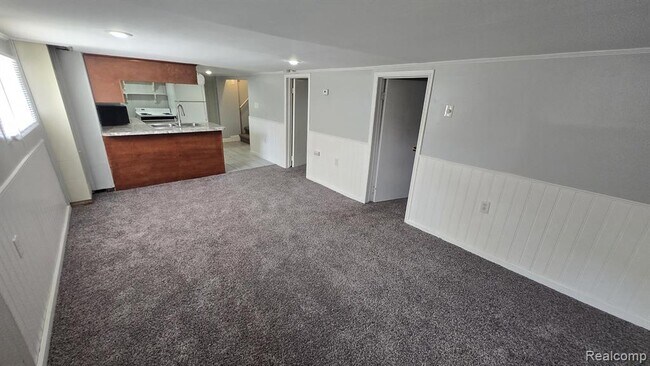 Foto del edificio - 832 Farnsworth Rd