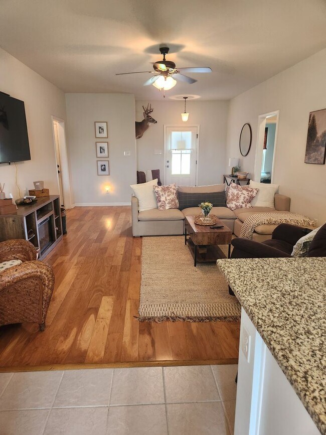 Foto del edificio - 3 bedroom in Youngsville in Milton School ...