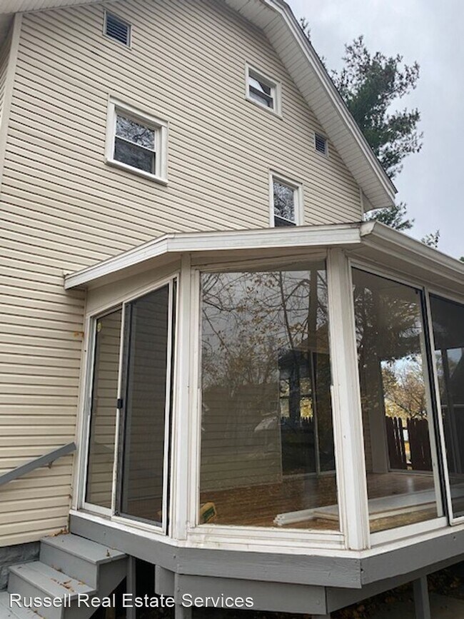Building Photo - 4 br, 1 bath House - Bellows St. 1344