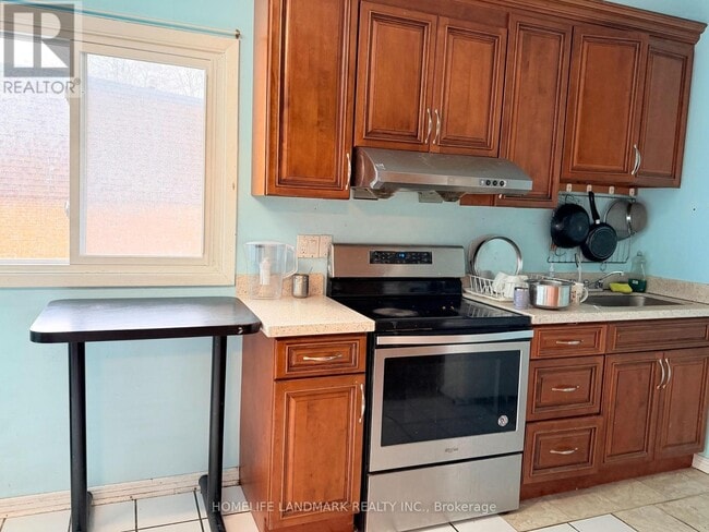 Building Photo - 258 Sprucewood Ct