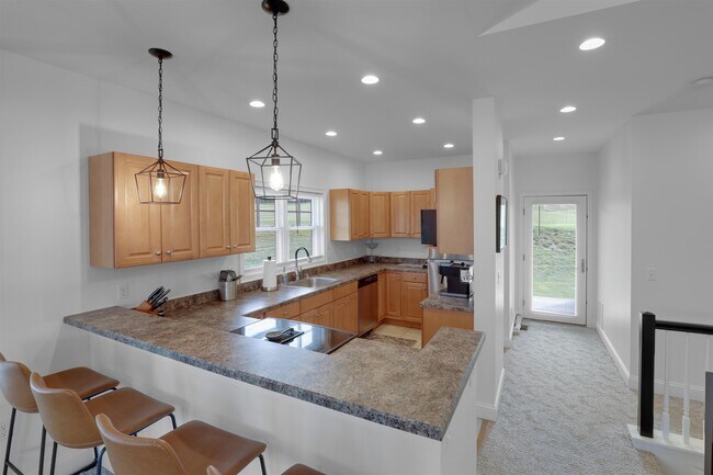 Building Photo - 13 Greenscapes Ln