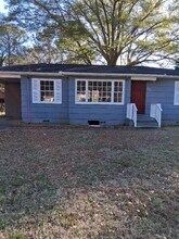 Building Photo - 213 Rose Dr