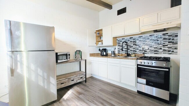 Foto del edificio - 9822 N 15th St