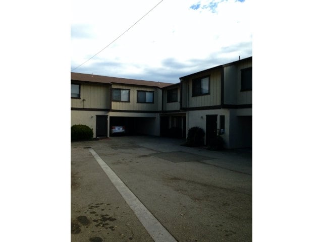 Building Photo - 421 Dela Vina Ave