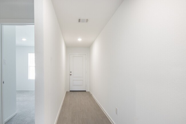Building Photo - 25653 Rose Creek Dr