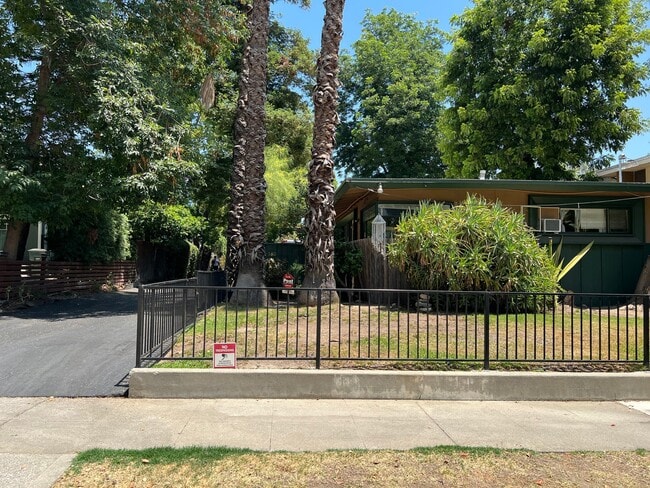Photo - 580 N Madison Ave (Pasadena, CA) Apartment