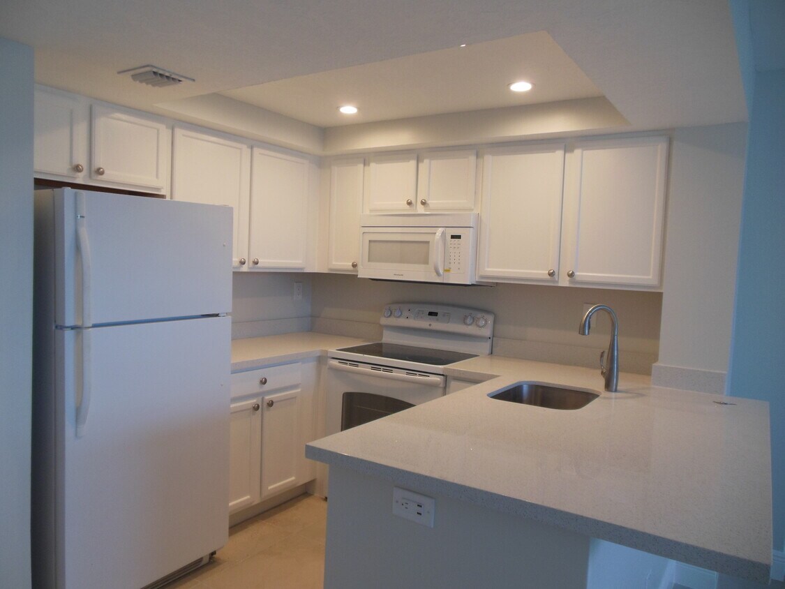 Primary Photo - ONE BEDROOM ONE BATHROOM!! Waterfront Comm...