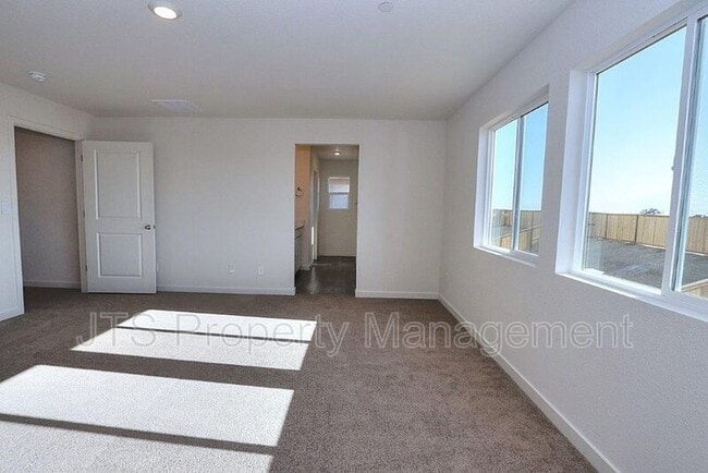 Building Photo - 716 Franklin St