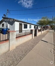 Building Photo - 500 N Melrose Ave