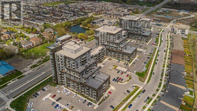 Photo du bâtiment - 460-460 Dundas St E