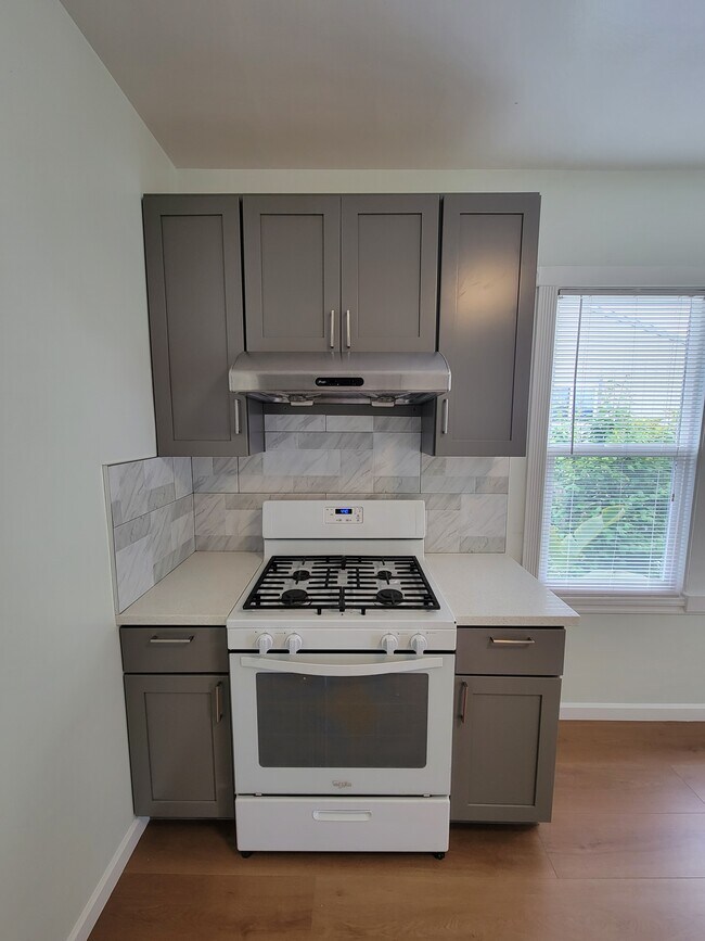 Foto del edificio - 614 Grand Ave