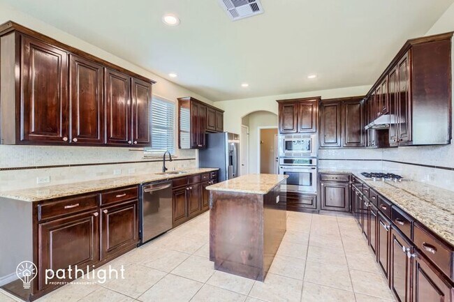 Building Photo - 1044 Lufkin Ln