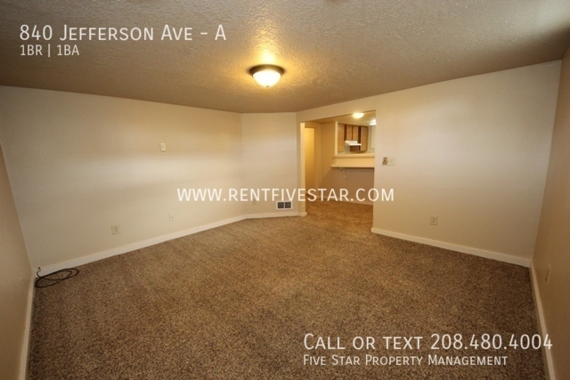 Building Photo - Spacious 1 Bedroom Apartment With Off-Stre...