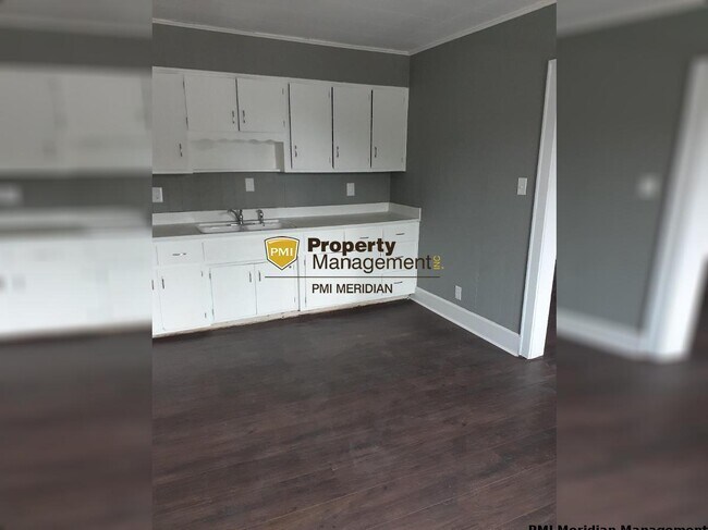 Foto del edificio - SUMMER RENTAL SPECIAL - FIRST MONTH 50%!!