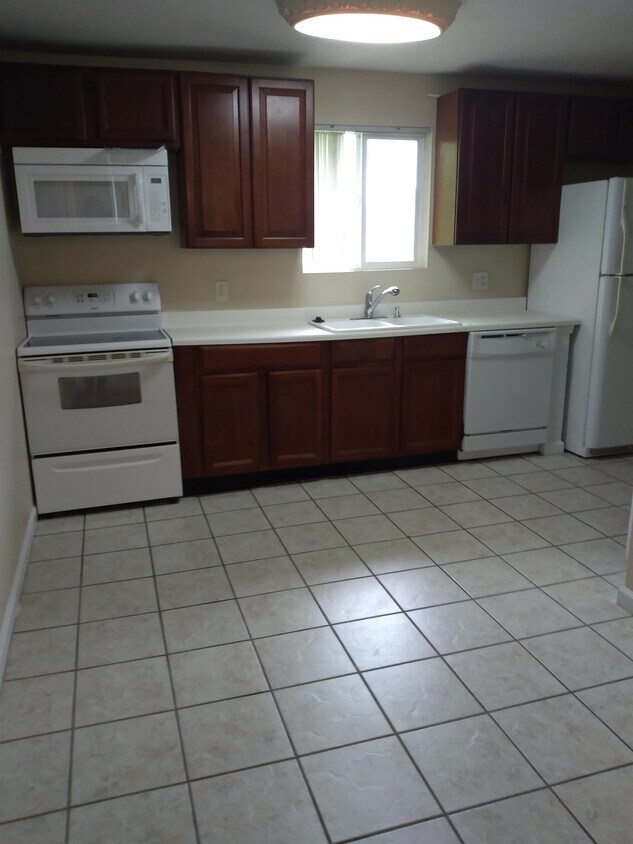 Foto principal - 211 N Greenbriar Rd