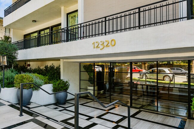 Foto del edificio - 12320 Montana