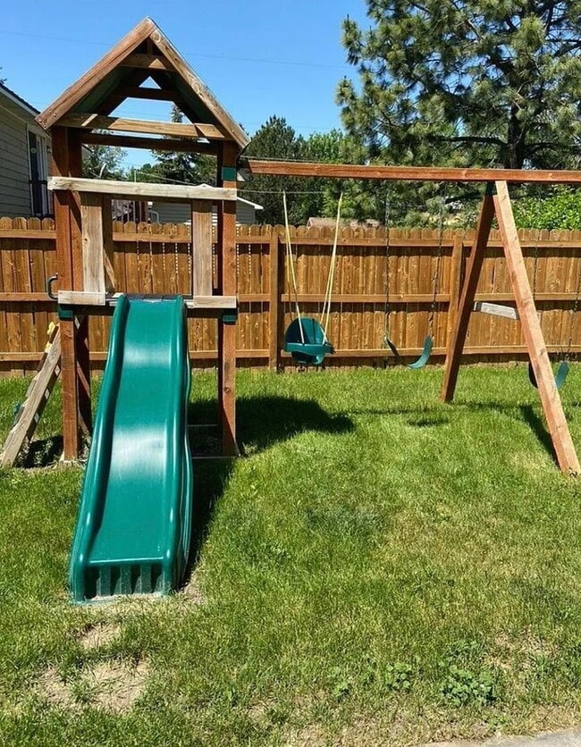 Building Photo - Beautiful 3 bedroom 1 bath home for rent in Sugar City!