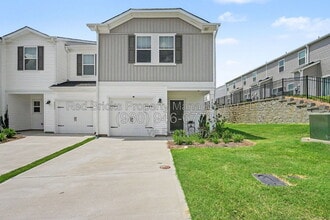 Building Photo - 2043 Old Rivers Rd