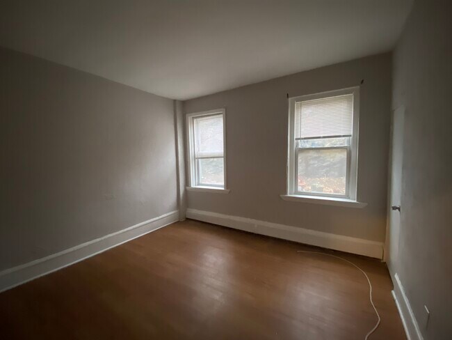 Foto del edificio - 96 Woodledge St