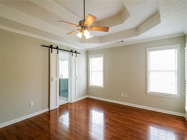 Building Photo - 904 Field View Dr