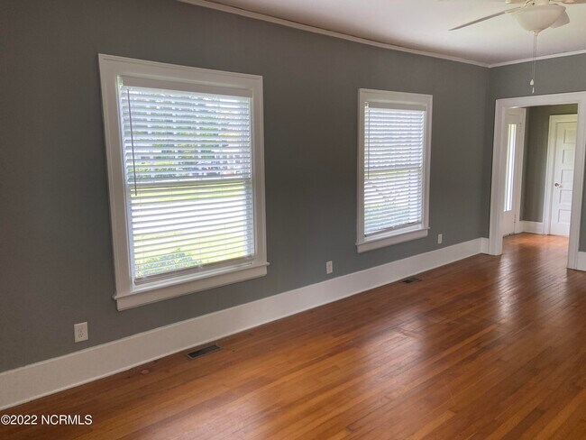 Foto del edificio - 23 Colonial Dr