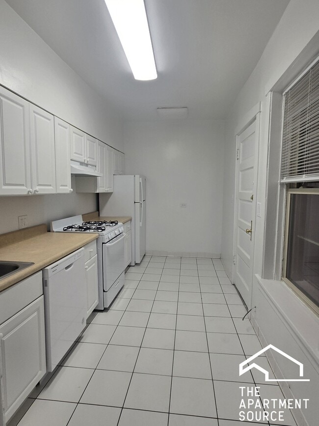 Foto del edificio - 558 Elmwood Ave