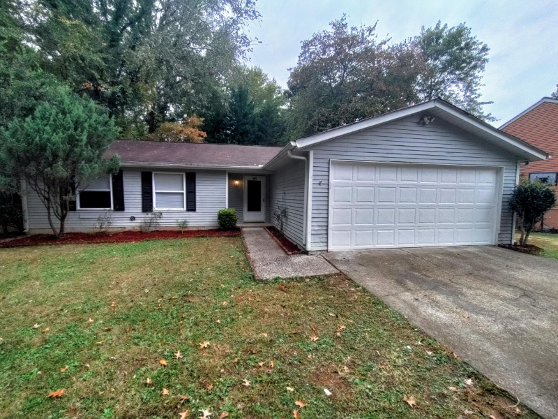 Primary Photo - 1350 Worthington Hills Dr