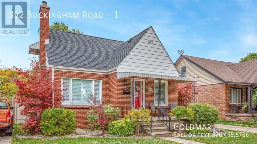 Primary Photo - Large 3-Bed East End Home
