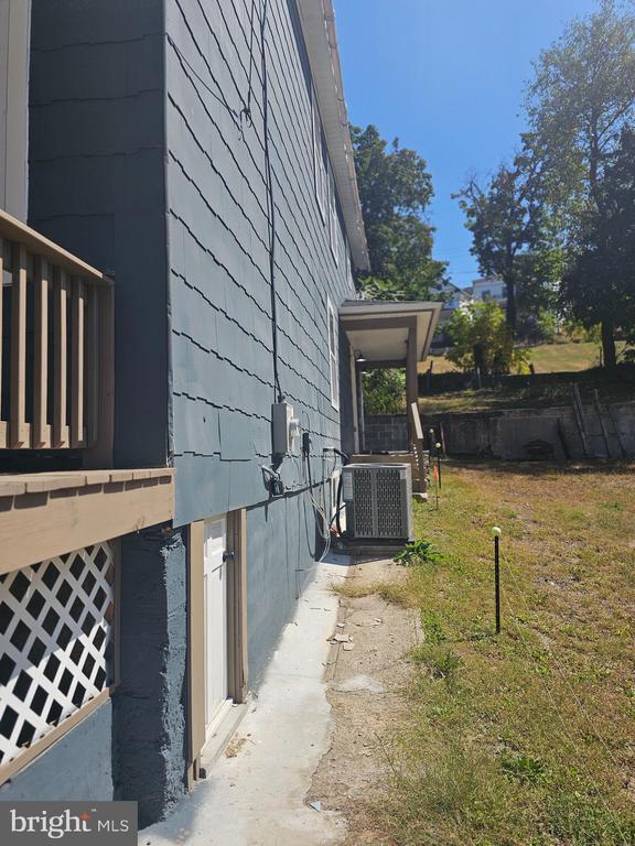 Building Photo - 473 Goethe St