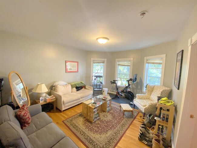 Foto del edificio - 72 Allston St