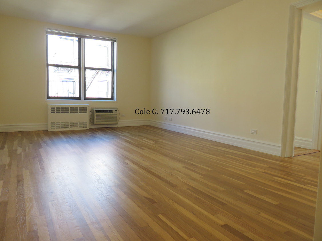 Foto principal - 308 W 13th St