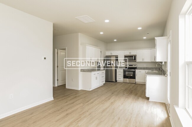 Foto del edificio - 492 Everidge Rd