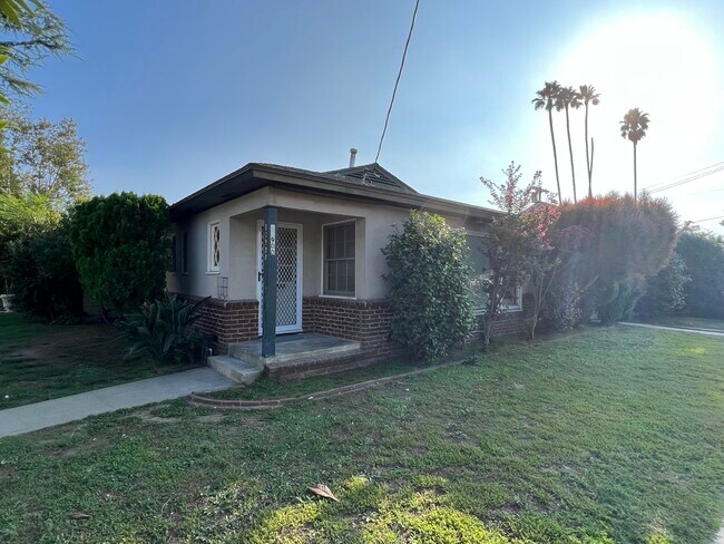 Foto del edificio - 13900 Burbank Blvd