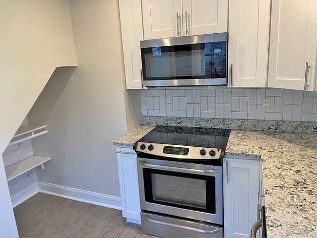 Building Photo - 1817 N Culpeper St