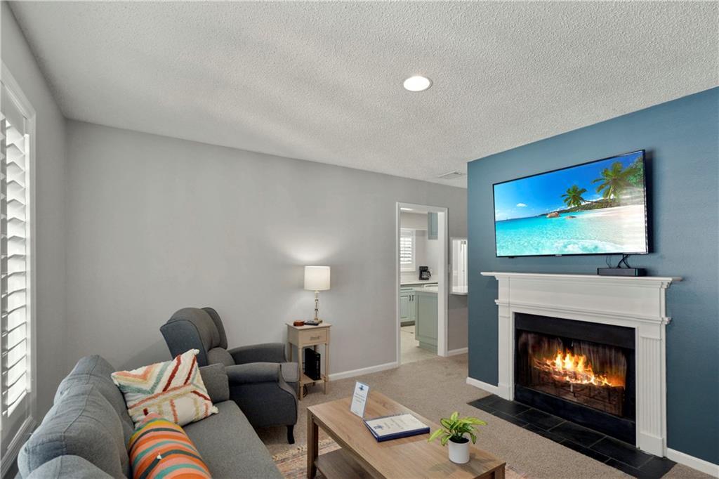 Primary Photo - 402 W Island Square Dr