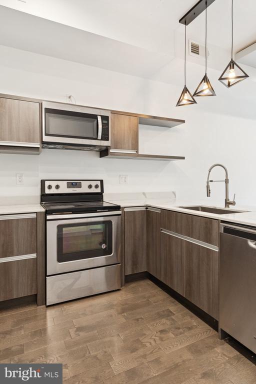 Building Photo - 2028 E Fletcher St