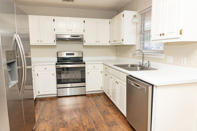 Building Photo - 5136 Whitehurst Ln