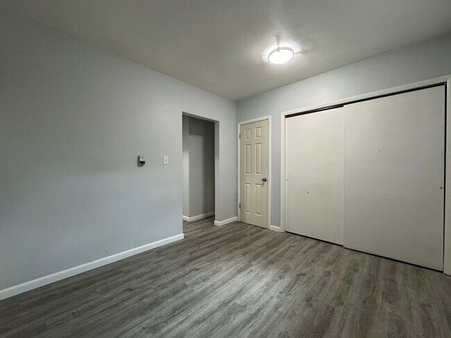 Foto del edificio - 2420-2436 North Grand Ave