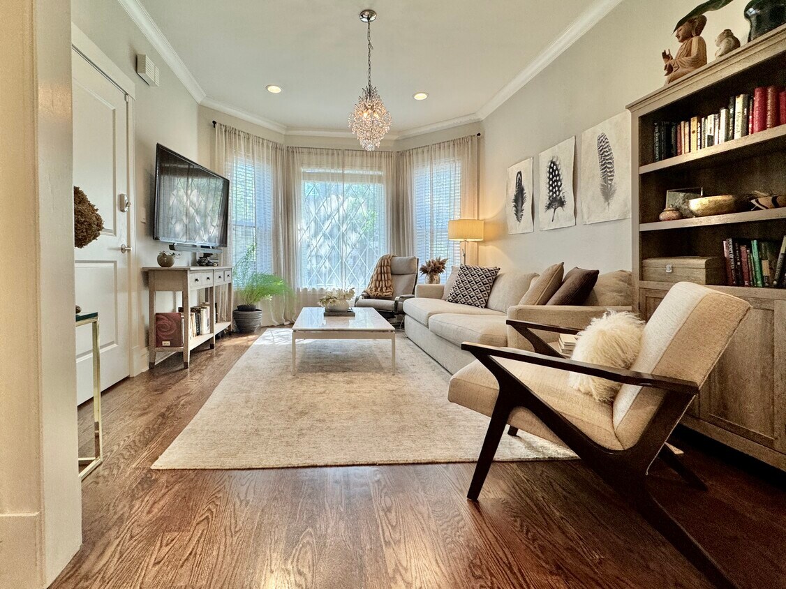 Foto principal - 2704 N Francisco Ave