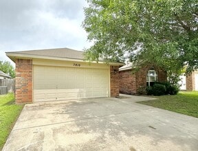 Building Photo - 7810 Hawthorn