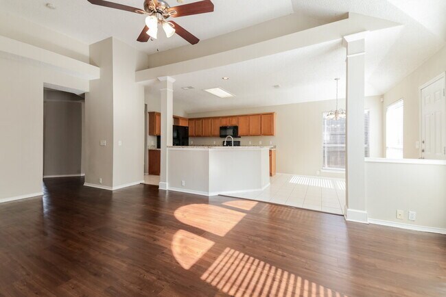 Foto del edificio - 742 River Oak Way