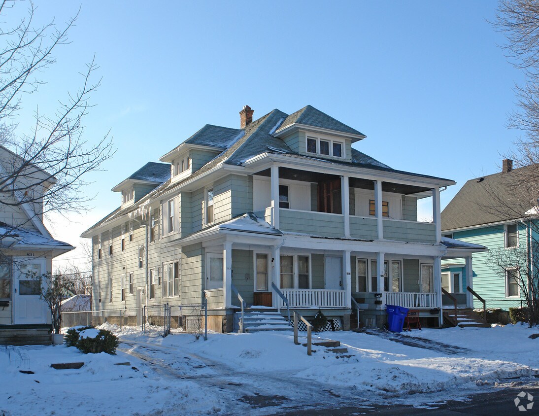 Primary Photo - 265 Ridgeway Ave