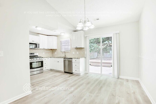 Foto del edificio - 4468 Highland Pl NE