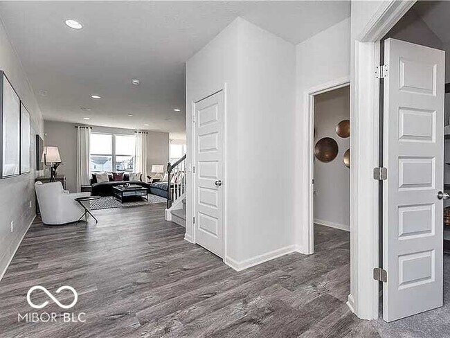 Foto del edificio - 4894 Oak Hl Dr