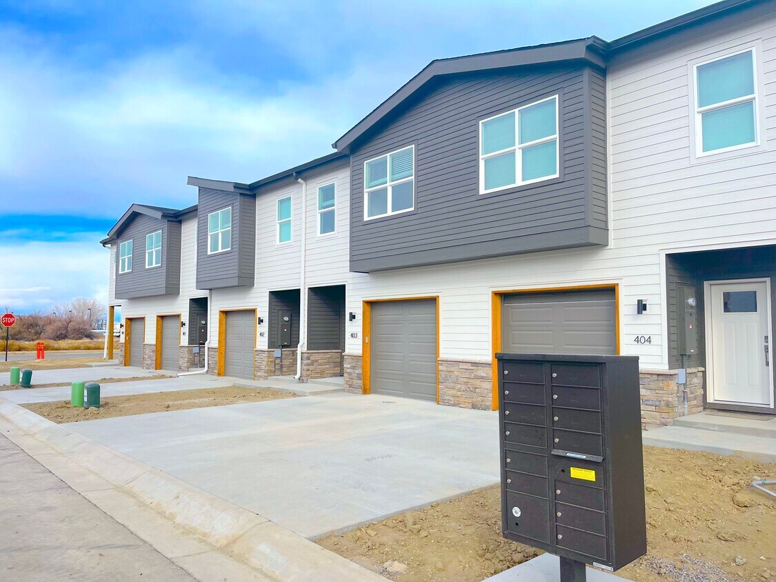 Foto principal - Pomona Park Townhomes