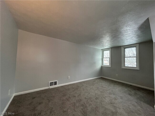 Building Photo - 3405 W 94th St