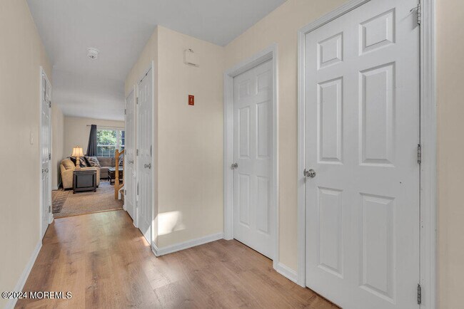 Building Photo - 4 Stagecoach Dr