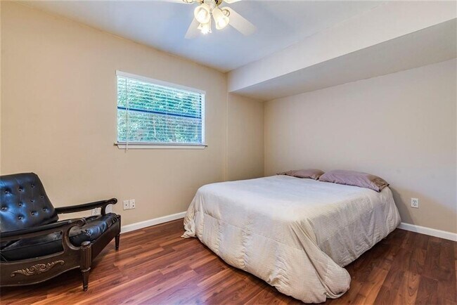 Foto del edificio - 6211 Mountain Shadows Dr