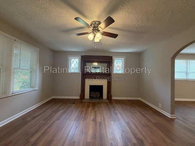 Foto del edificio - 3224 Forrest Hills Dr SW