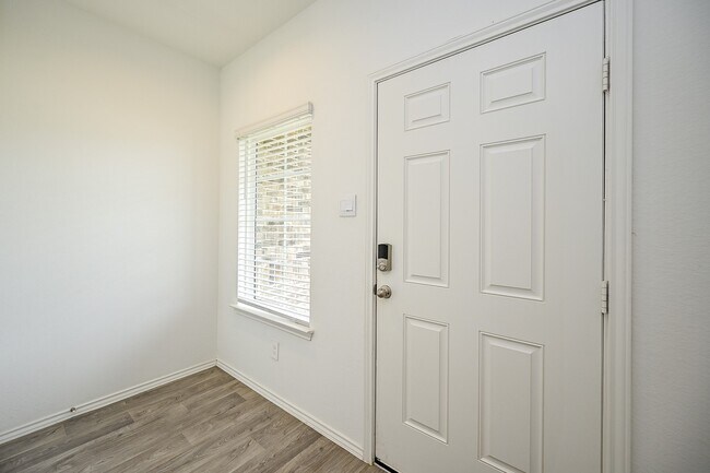 Foto del edificio - 5411 Auburn Gardens Ct